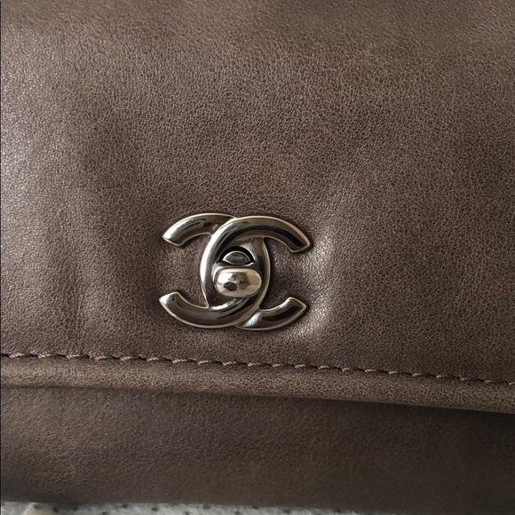 Authentic Chanel flap bag - Picture 4 of 8